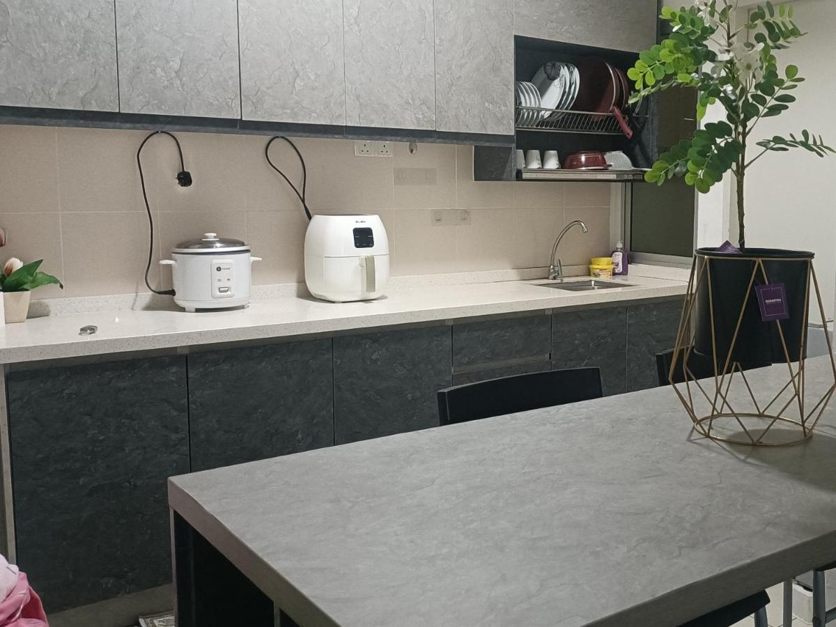Cikta'Z Homestay Southville City Bangi Kampong Tangkas Kültér fotó